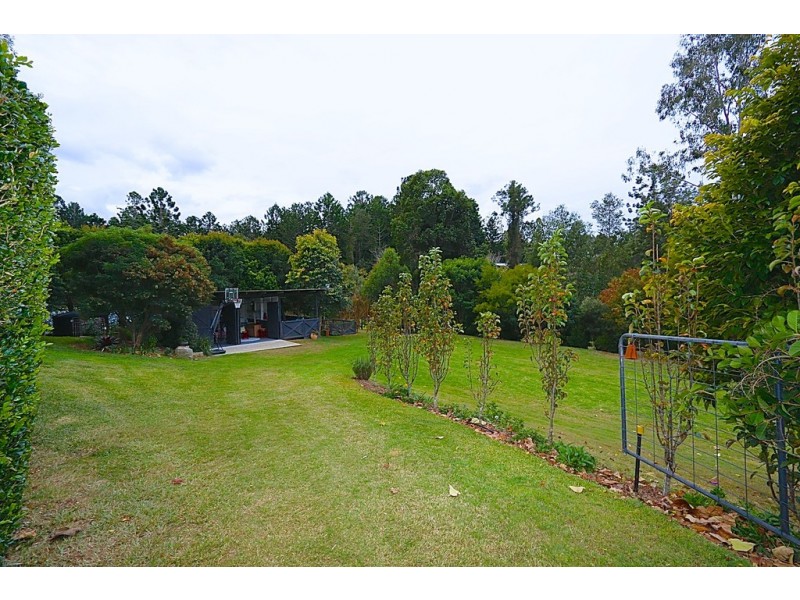 199 Moons Lane, Brookfield QLD 4069