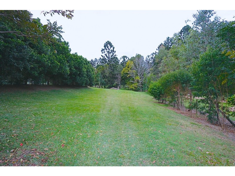 199 Moons Lane, Brookfield QLD 4069