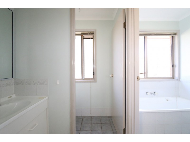 8a McGreavy Street, One Mile QLD 4305