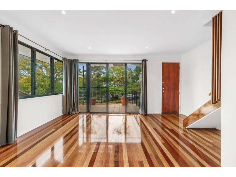 8a Rennie Street, Indooroopilly QLD 4068