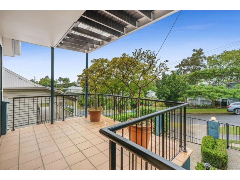 8a Rennie Street, Indooroopilly QLD 4068