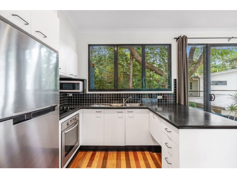 8a Rennie Street, Indooroopilly QLD 4068