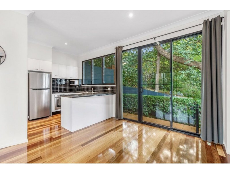 8a Rennie Street, Indooroopilly QLD 4068