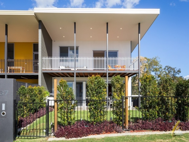 37 Kersley Road, Kenmore QLD 4069