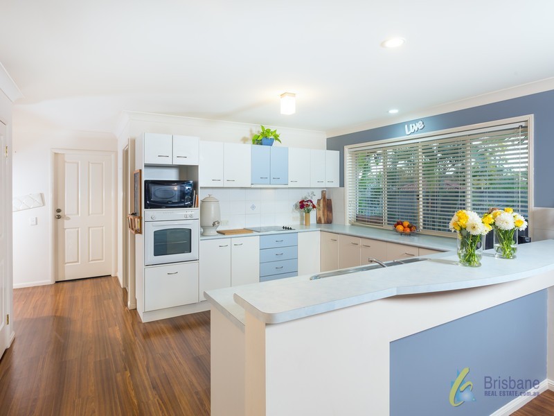 4 Doncaster Pl, Forest Lake QLD 4078