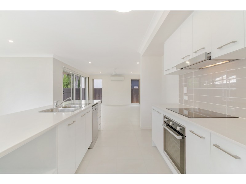 3 Eugenia Close, Kenmore QLD 4069