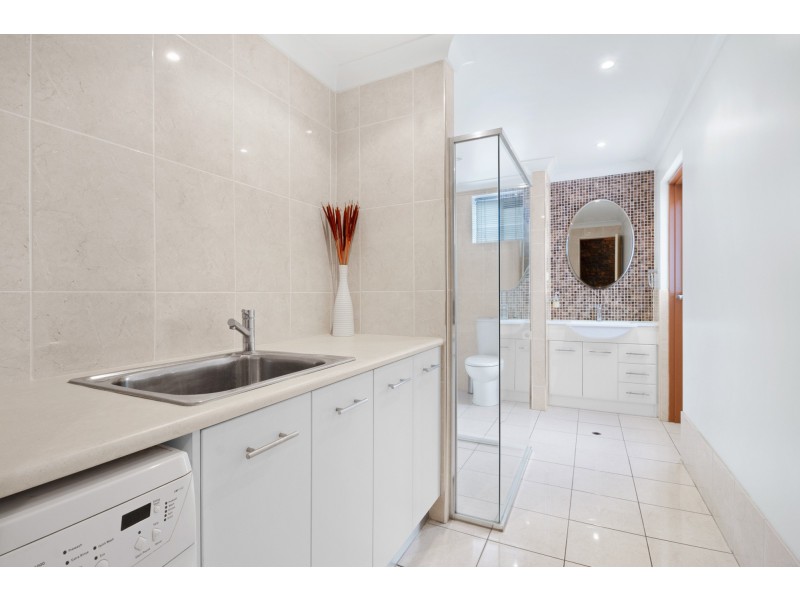 11 Bondel Street, Mount Ommaney QLD 4074