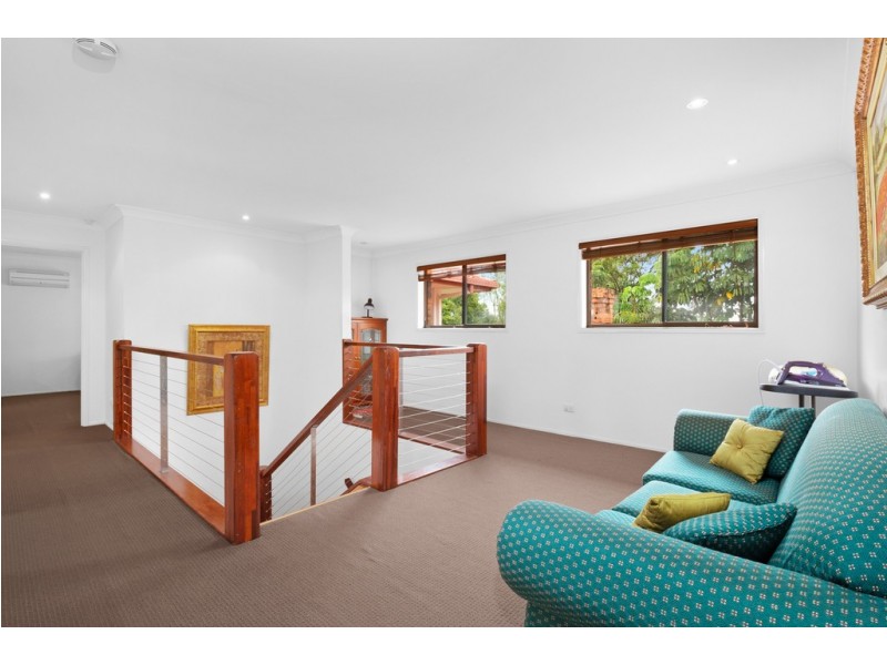 11 Bondel Street, Mount Ommaney QLD 4074