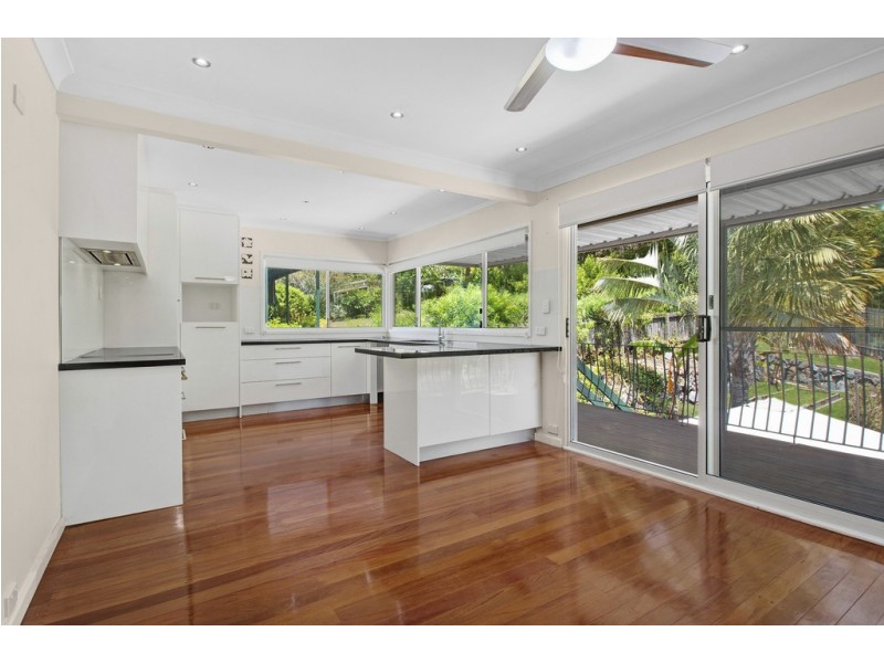 36 Fawkner Street, Chapel Hill QLD 4069