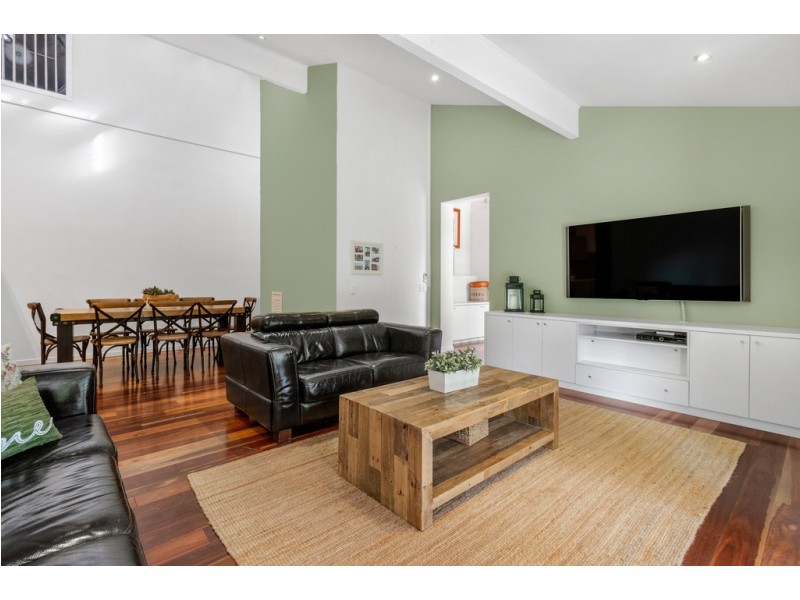16 Valleybrook Street, Kenmore Hills QLD 4069