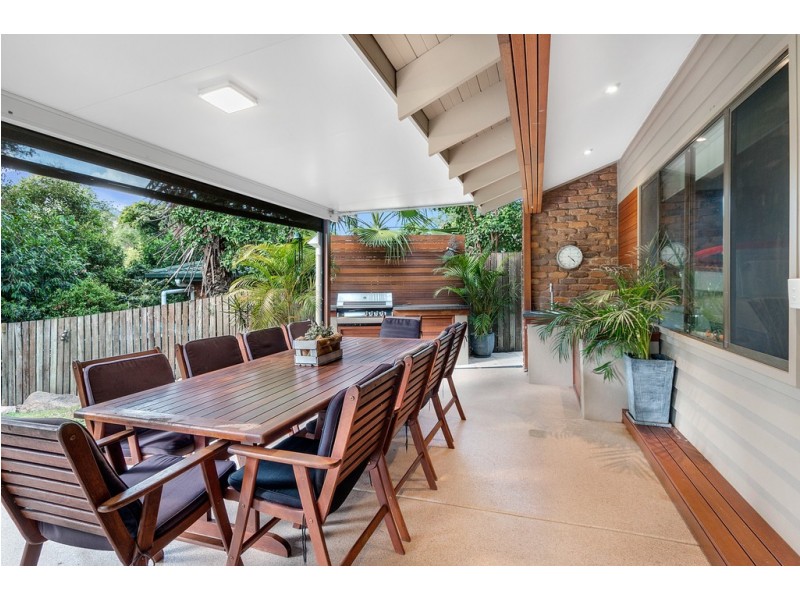 16 Valleybrook Street, Kenmore Hills QLD 4069