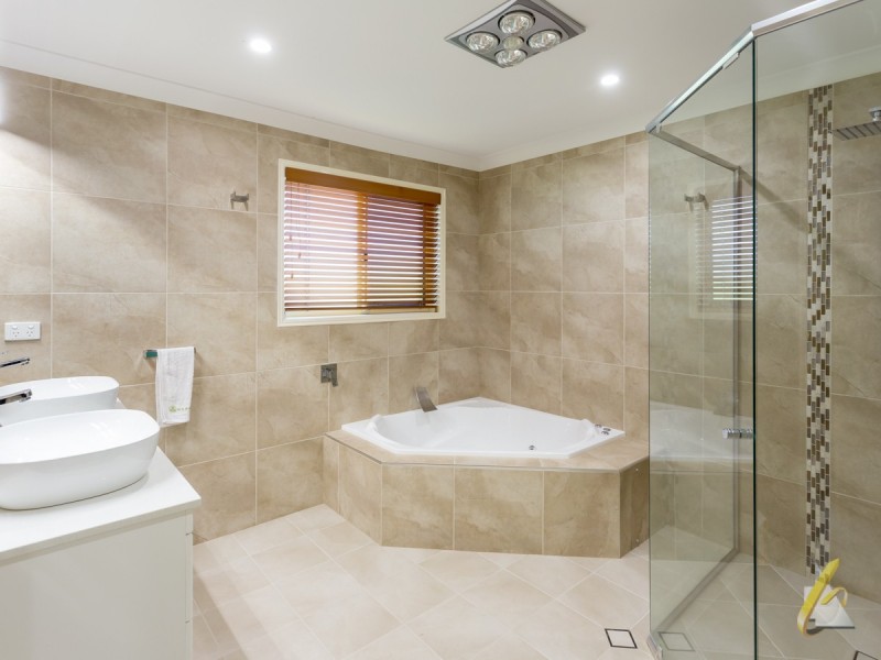 51 Vakuta Street, Fig Tree Pocket QLD 4069