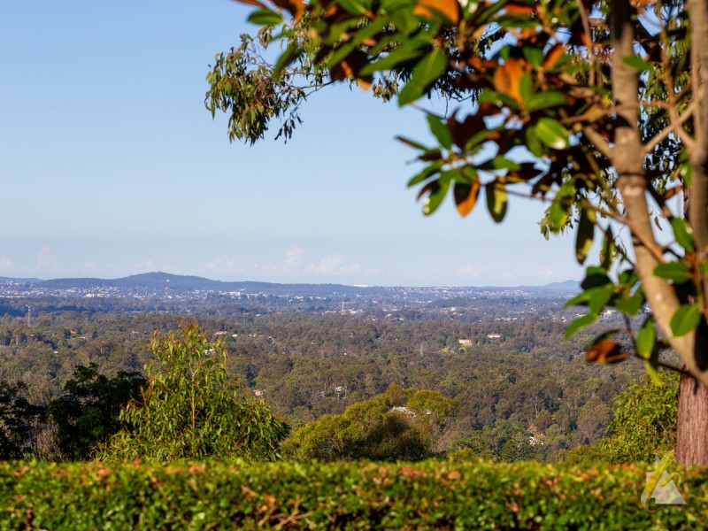 300 Old Farm Road, Pullenvale QLD 4069