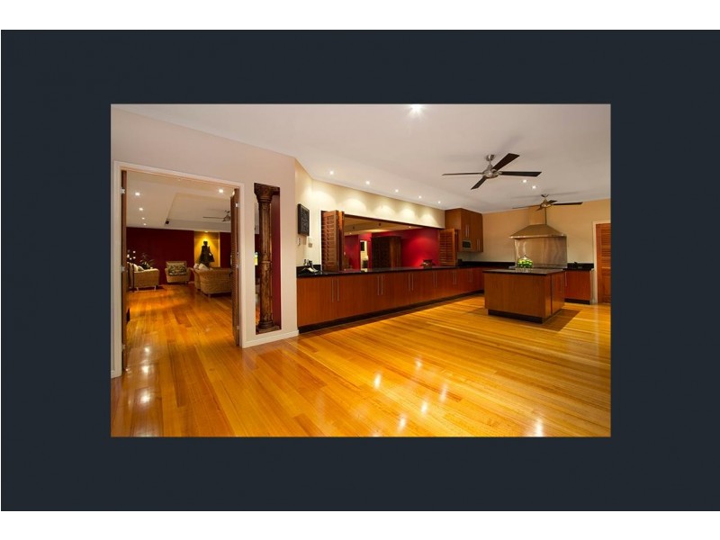 31 Geewan Place, Chapel Hill QLD 4069