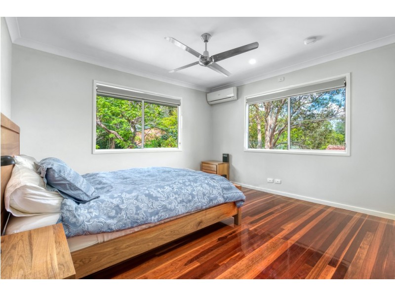 8 Tad Street, Kenmore QLD 4069