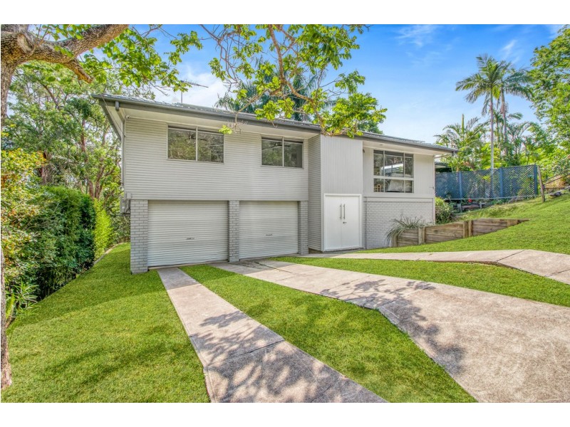 8 Tad Street, Kenmore QLD 4069