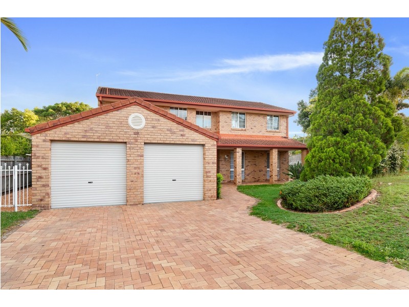 8 Cheviot Place, Sinnamon Park QLD 4073