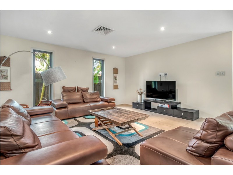 9 Castile Street, Indooroopilly QLD 4068