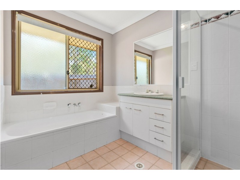 44 Dougy Place, Bellbowrie QLD 4070