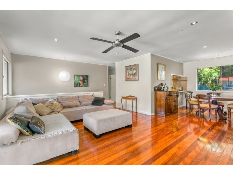 33 Fallbrook Street, Kenmore QLD 4069