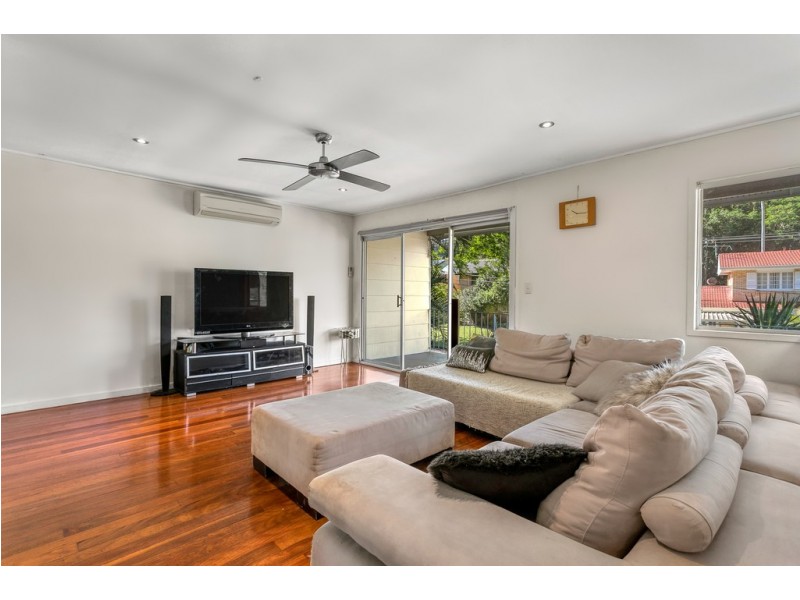 33 Fallbrook Street, Kenmore QLD 4069