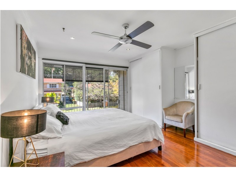 33 Fallbrook Street, Kenmore QLD 4069