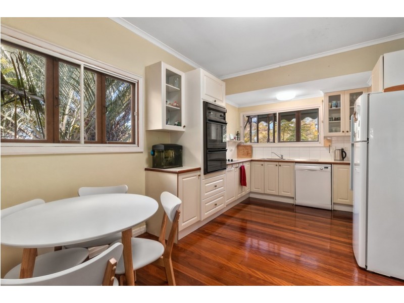44 Burbong Street, Chapel Hill QLD 4069