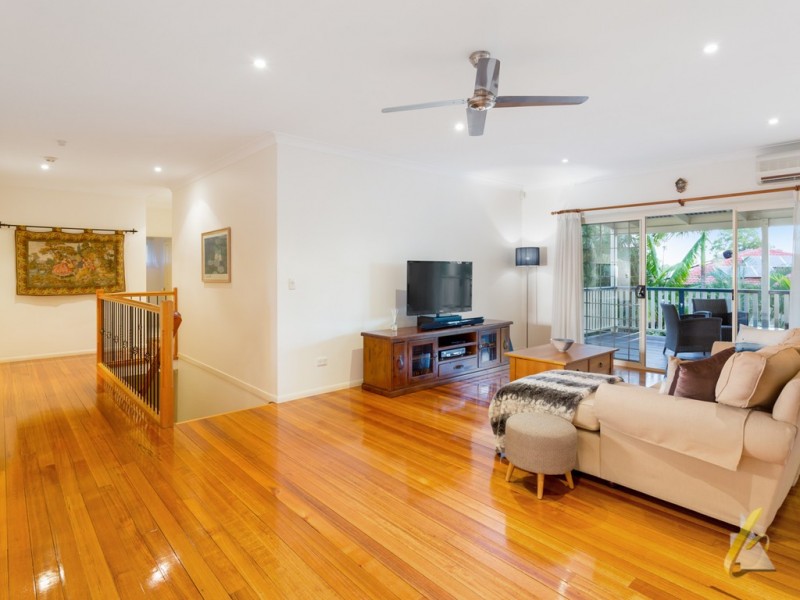 16 Landsborough Place, Forest Lake QLD 4078