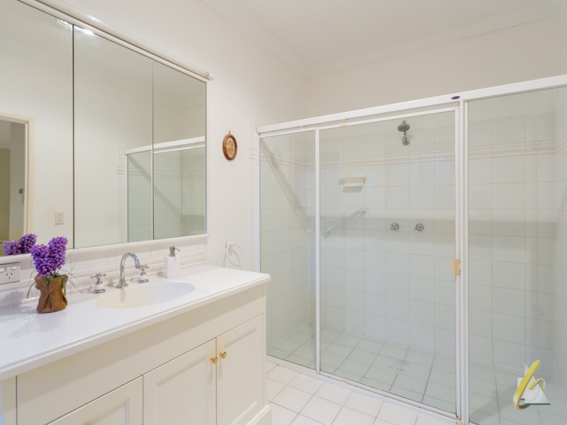 16 Landsborough Place, Forest Lake QLD 4078