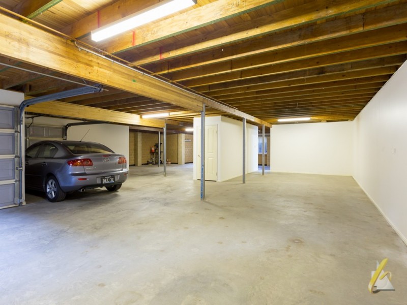 16 Landsborough Place, Forest Lake QLD 4078