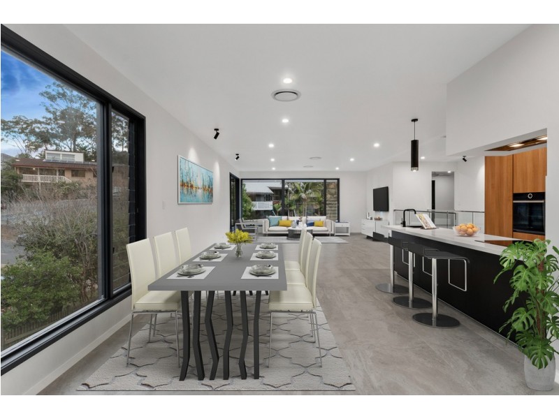 15a Tamarix Street, Chapel Hill QLD 4069