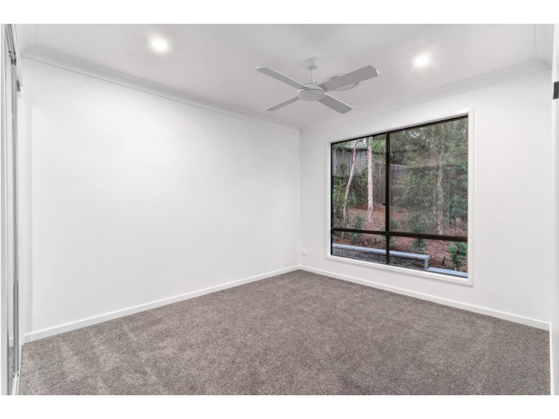 15a Tamarix Street, Chapel Hill QLD 4069