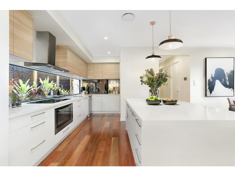 51 Clarina Street, Chapel Hill QLD 4069