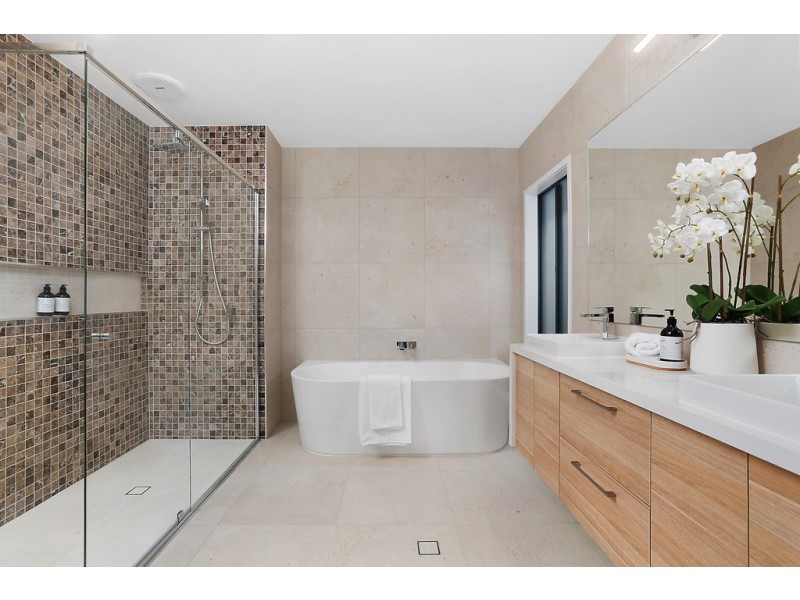 51 Clarina Street, Chapel Hill QLD 4069