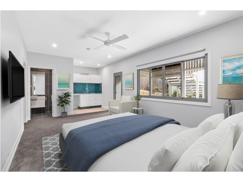 20 Saunders Street, Indooroopilly QLD 4068