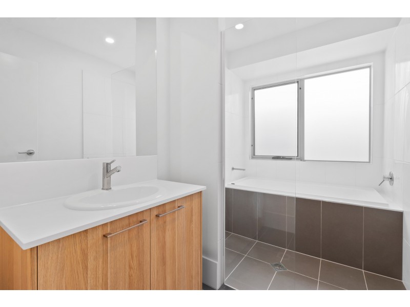 6 Dominic Place, Heathwood QLD 4110