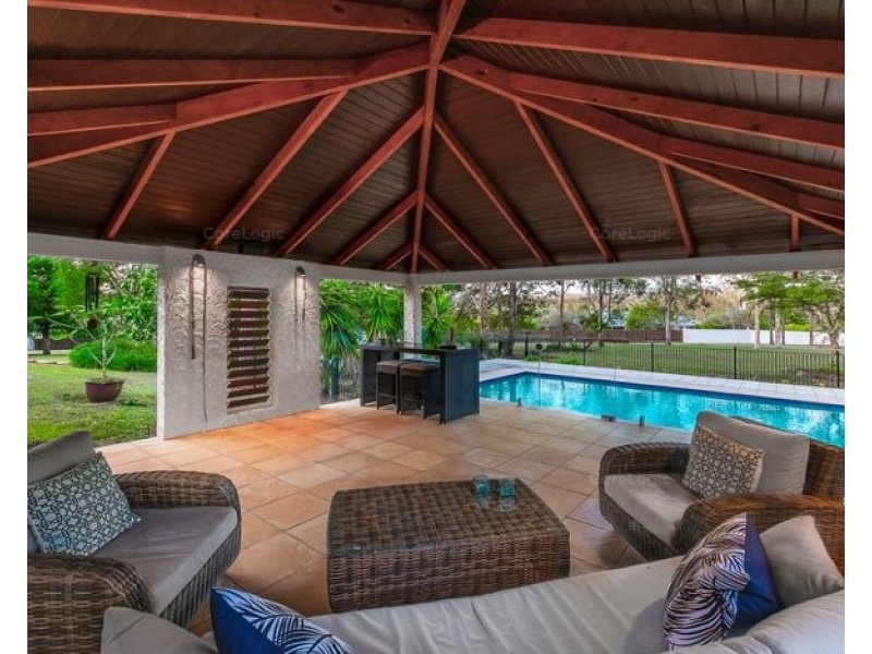 2 Tangy Street, Brookfield QLD 4069