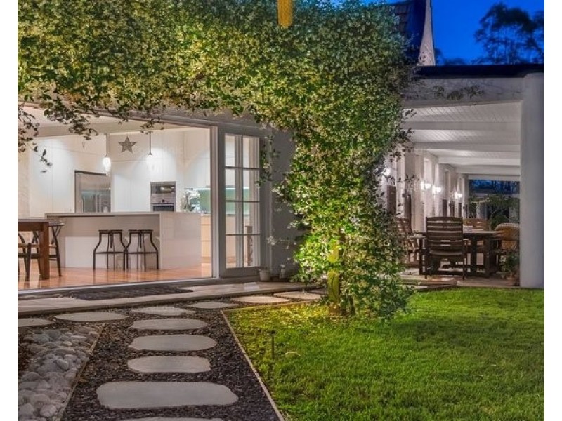 2 Tangy Street, Brookfield QLD 4069