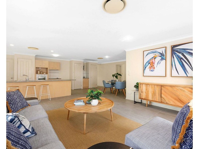 23 Parkway Place, Kenmore QLD 4069