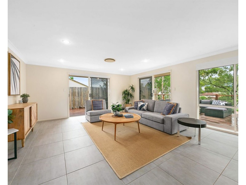 23 Parkway Place, Kenmore QLD 4069