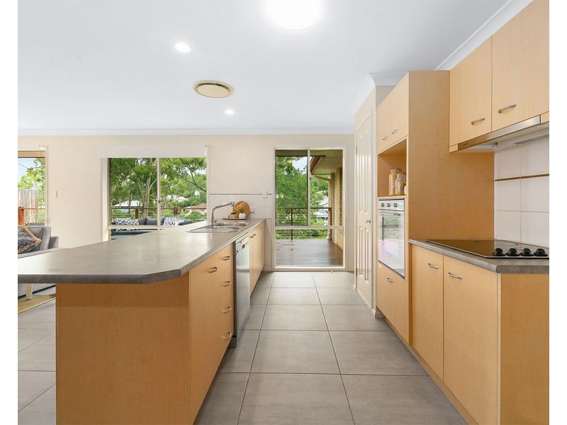 23 Parkway Place, Kenmore QLD 4069