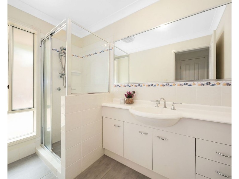23 Parkway Place, Kenmore QLD 4069
