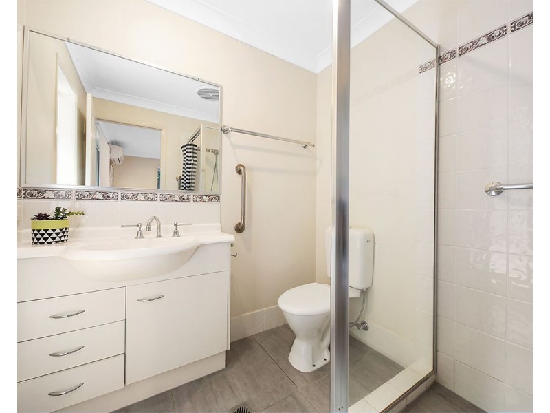 23 Parkway Place, Kenmore QLD 4069