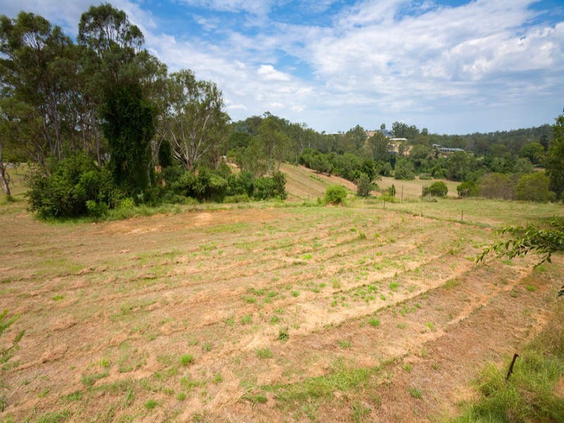 42 Lyndale Road, Pullenvale QLD 4069