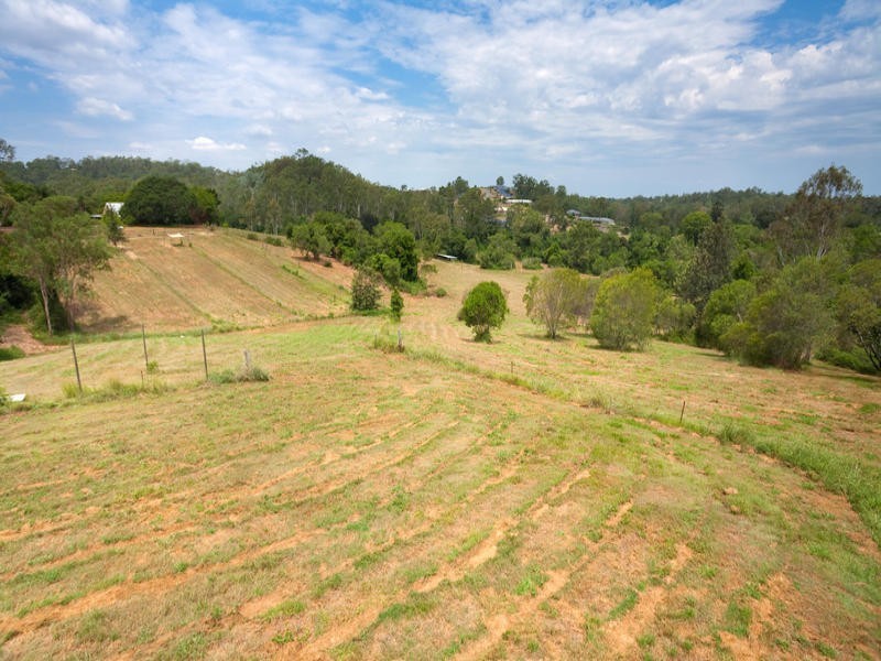 42 Lyndale Road, Pullenvale QLD 4069