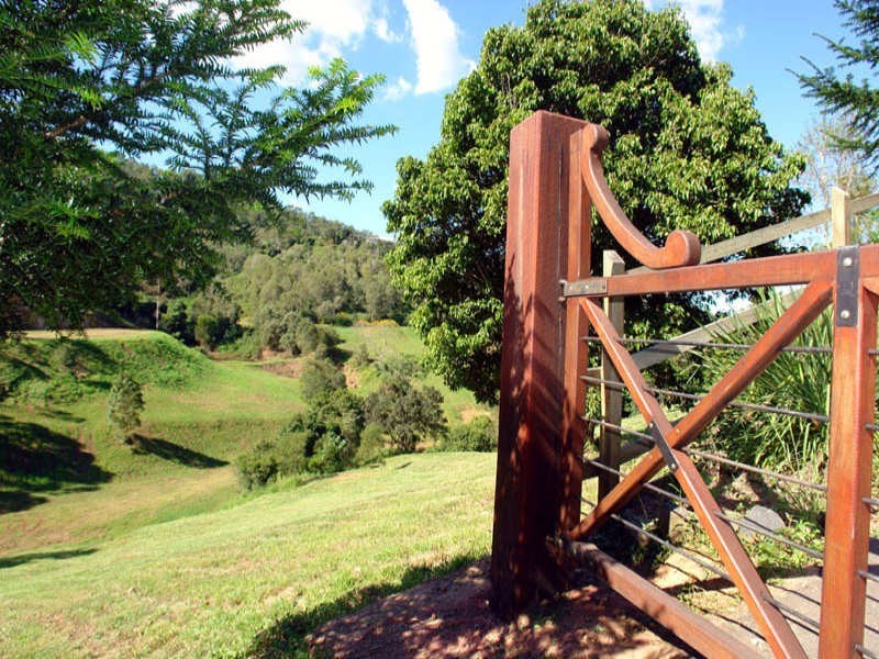 607 Upper Brookfield Road, Upper Brookfield QLD 4069