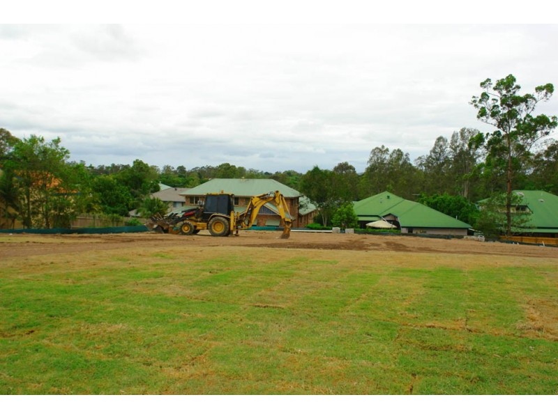 25 Ruth Miller Cl, Fig Tree Pocket QLD 4069