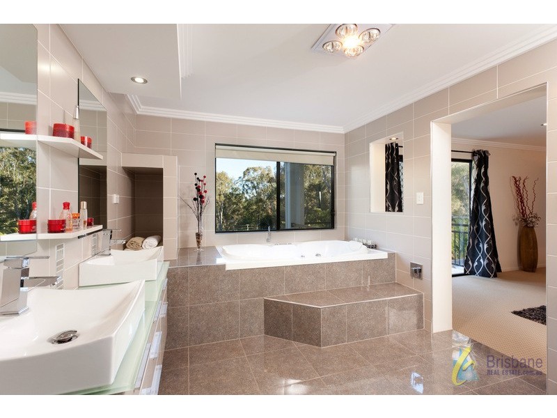 117 Huntingdale Street, Pullenvale QLD 4069