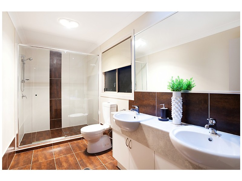 21  Currong Street, Kenmore QLD 4069