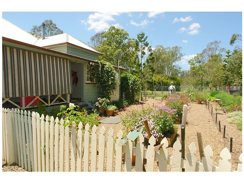 631 Hawkesbury Road, Anstead QLD 4070